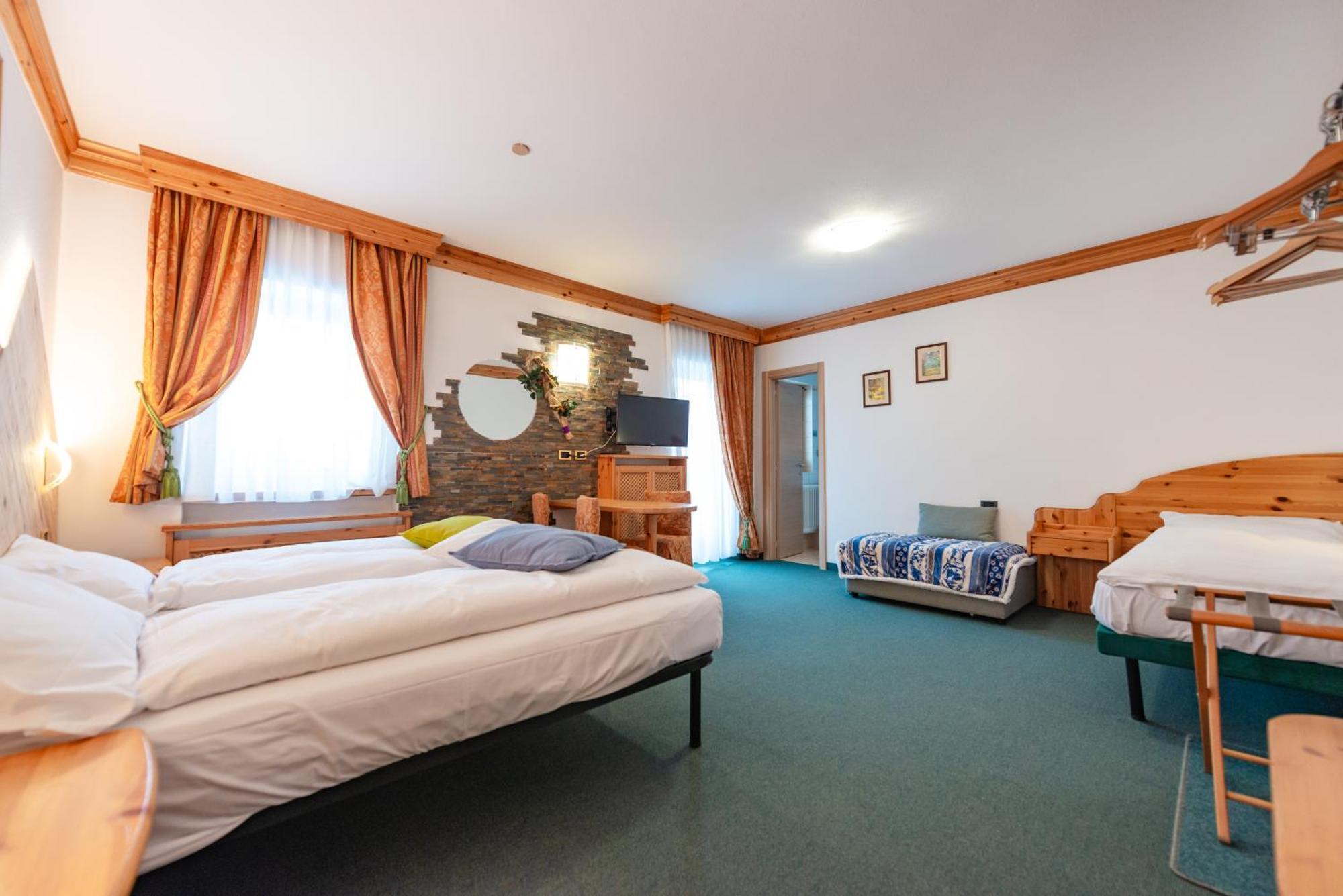 Hotel Ciamol Campitello di Fassa Dış mekan fotoğraf