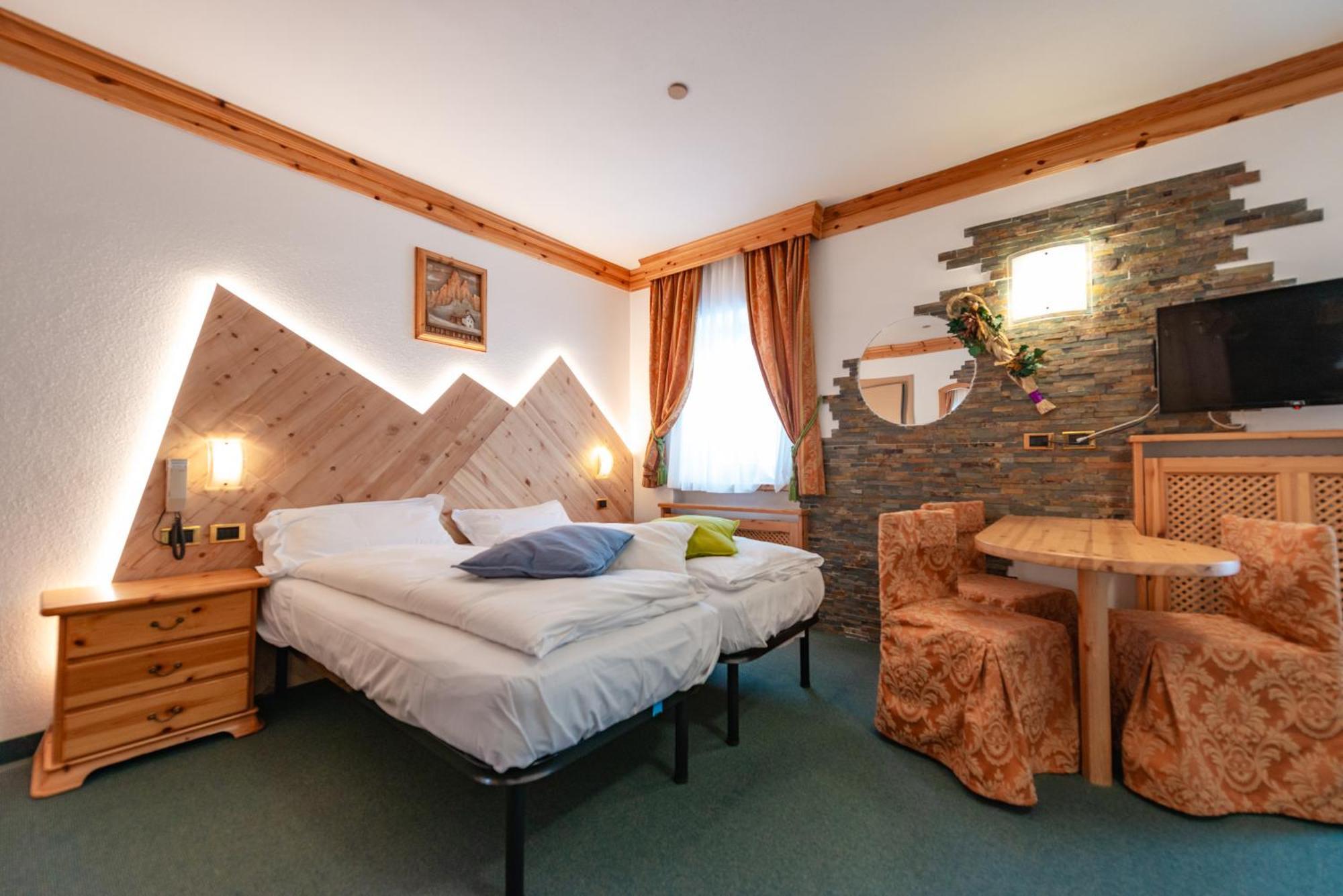 Hotel Ciamol Campitello di Fassa Dış mekan fotoğraf