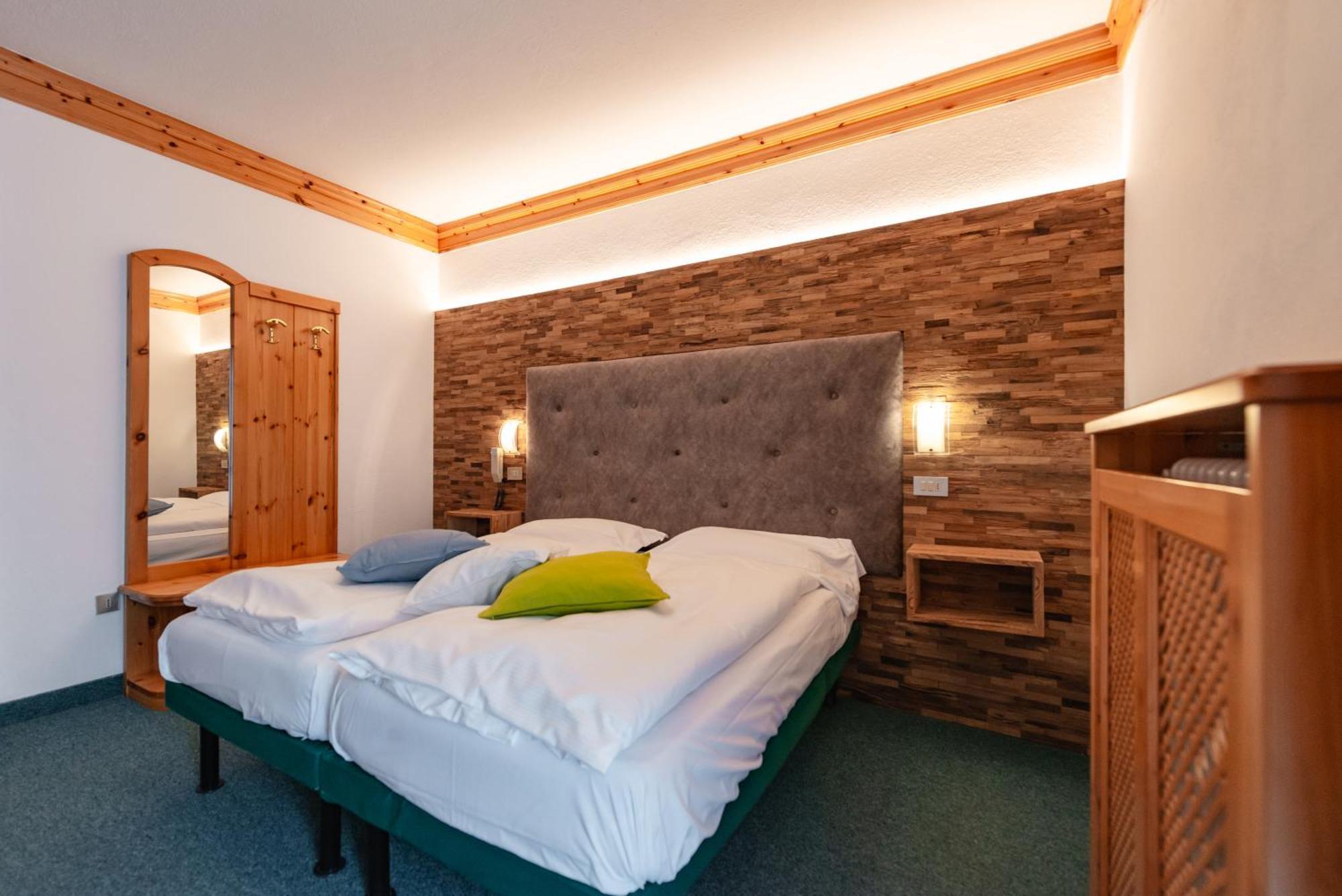 Hotel Ciamol Campitello di Fassa Dış mekan fotoğraf