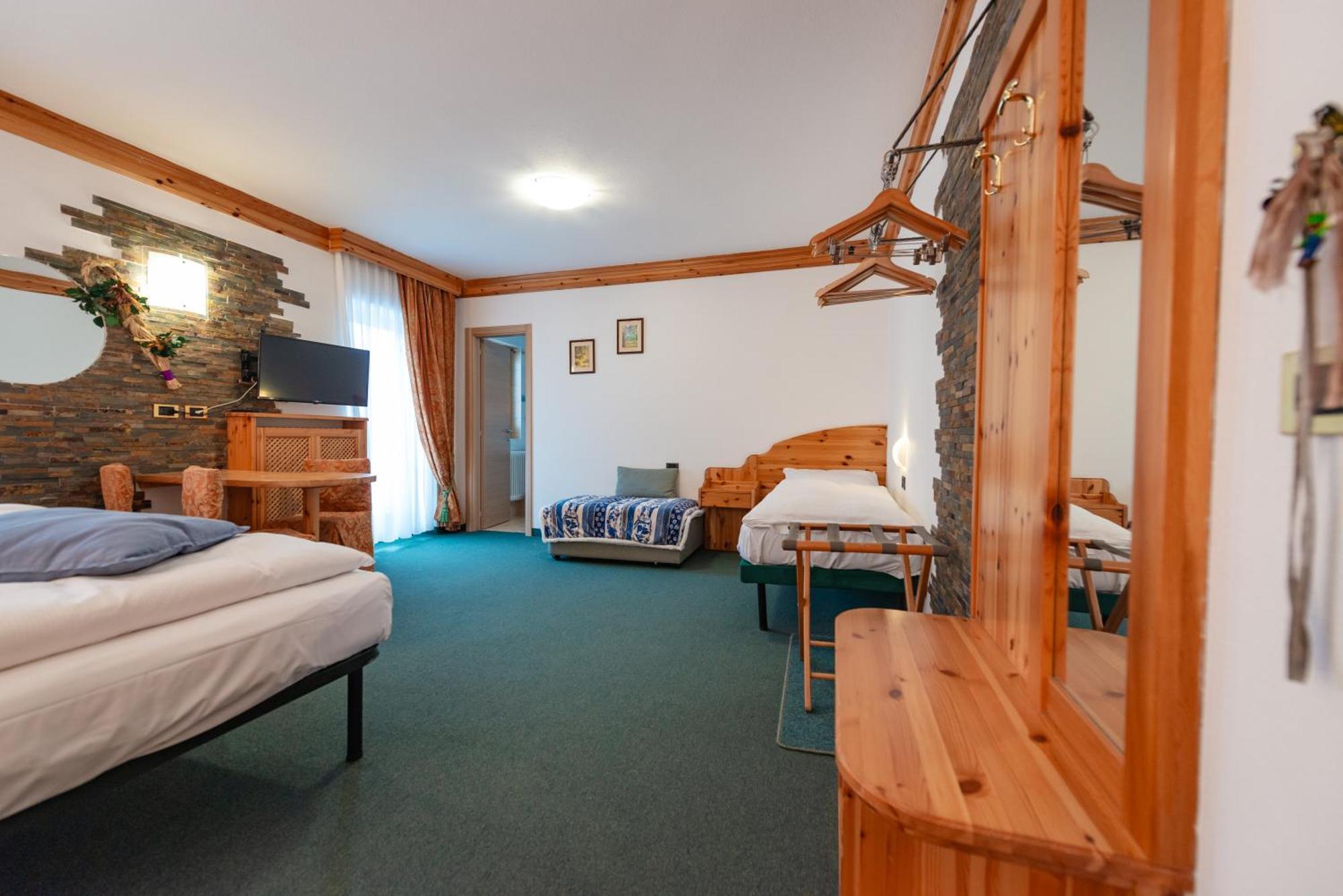 Hotel Ciamol Campitello di Fassa Dış mekan fotoğraf